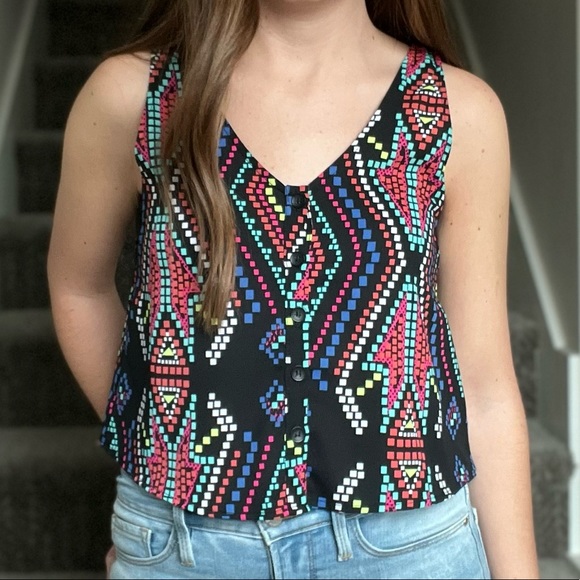 Xhilaration Tops - Xhilaration Geometric Aztec Cropped Tank